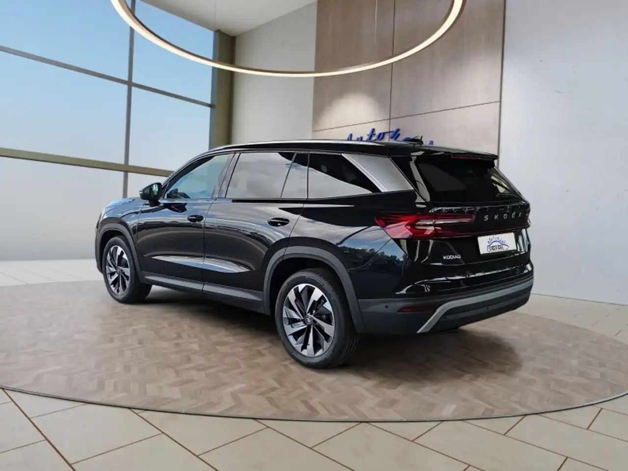 Skoda Kodiaq 2,0TDI DSG 4x4 aAHK/7-Sitzer/Matrix/Navi/el.Klappe, миниатюра 3
