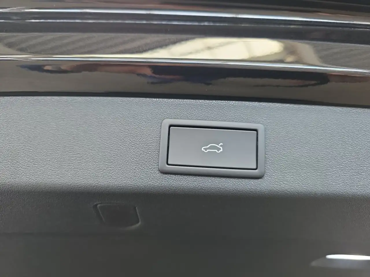 Skoda Kodiaq 2,0TDI DSG 4x4 aAHK/7-Sitzer/Matrix/Navi/el.Klappe, миниатюра 19