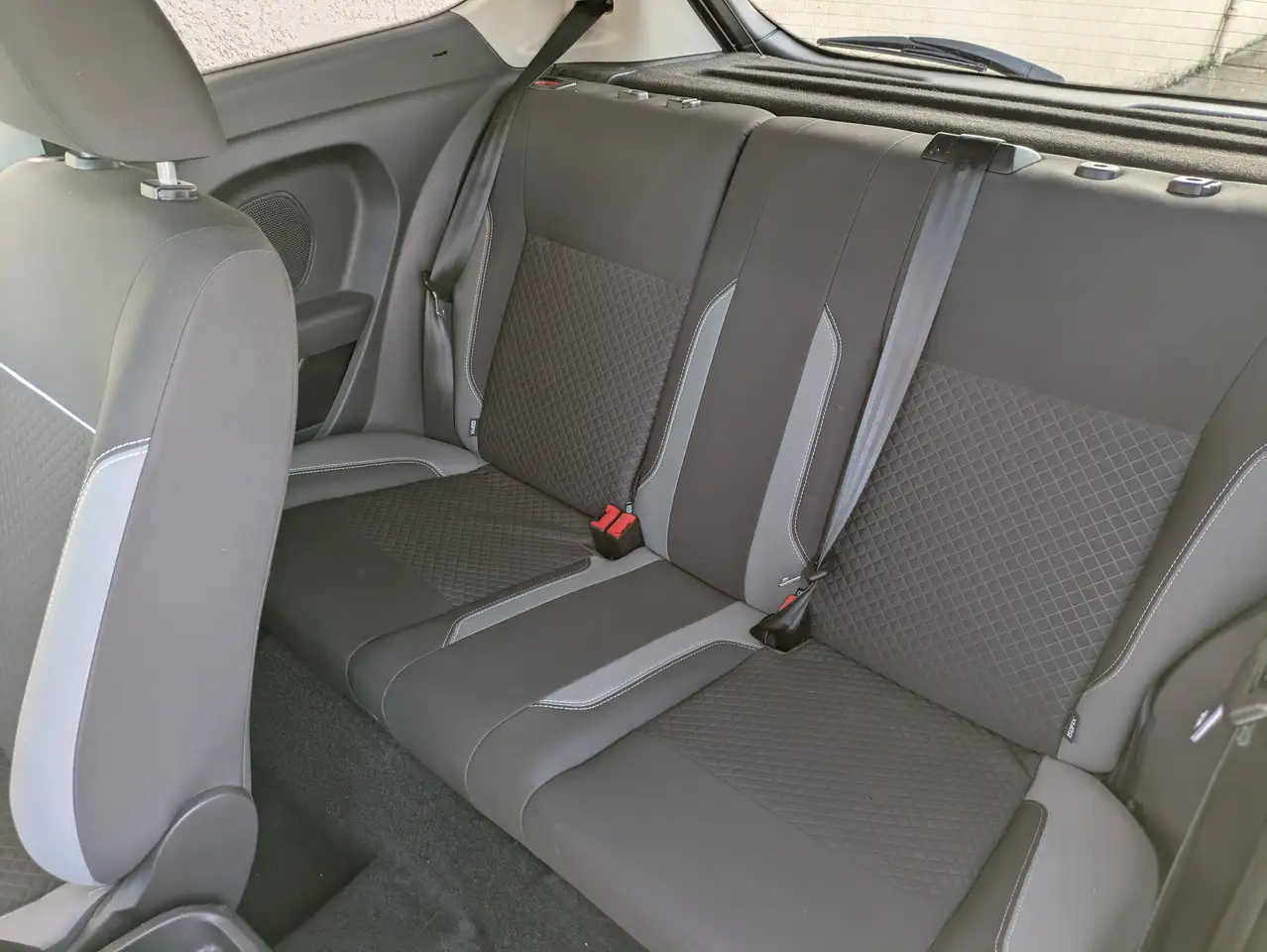 Ford Fiesta 3 portes — photo 10