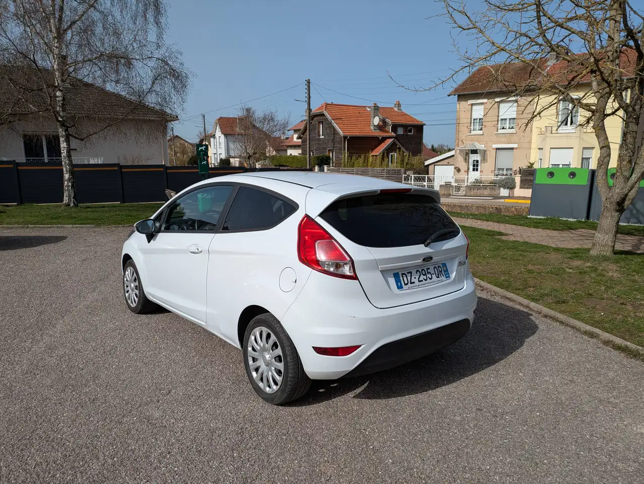 Ford Fiesta 3 portes — photo 2