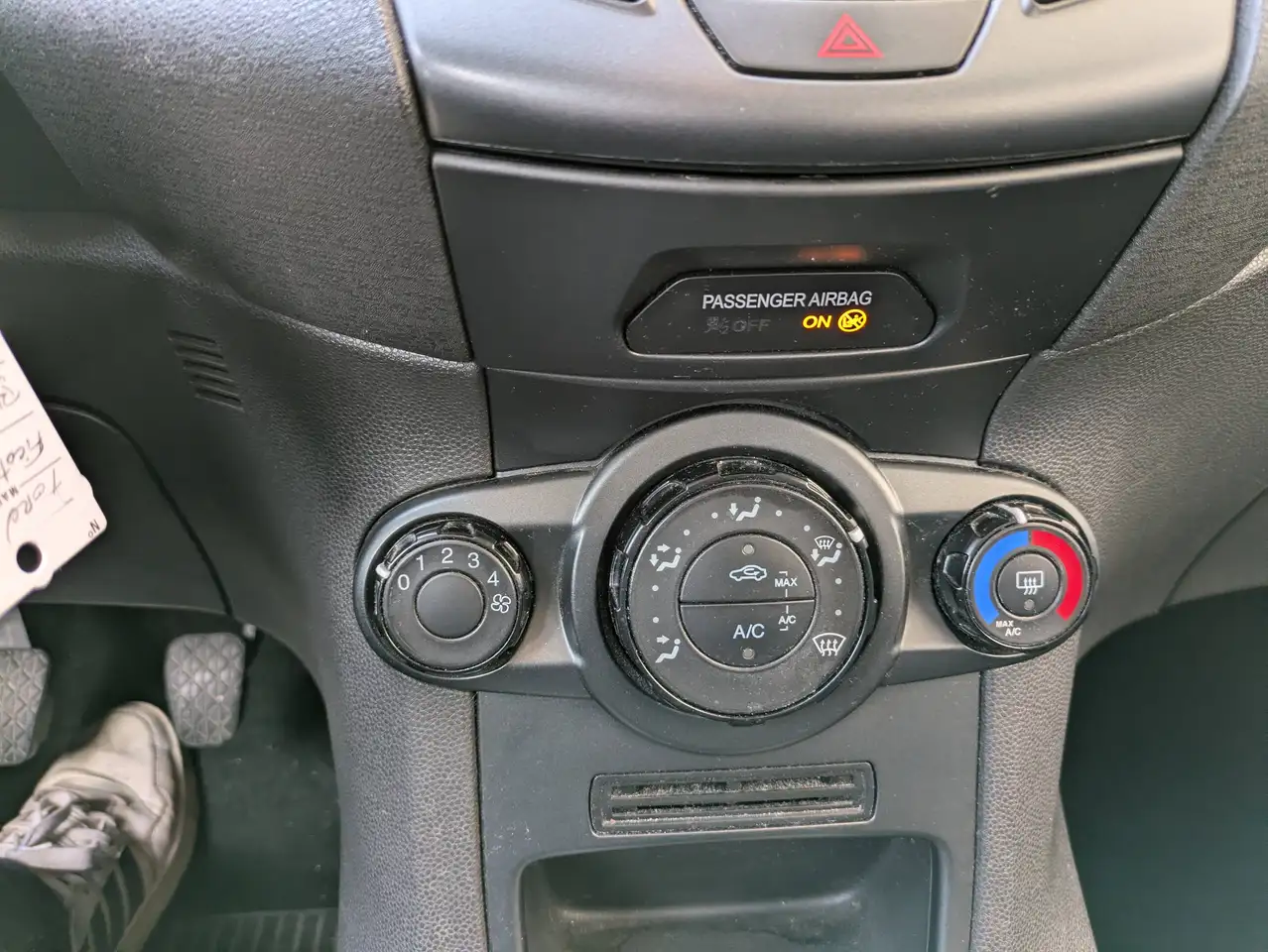 Ford Fiesta 3 portes — photo 7