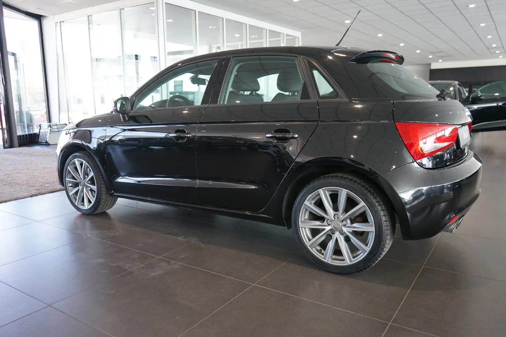 Audi A1 Sportback 1.4 TFSI Ambition | DAB | BOSE Negro - 2