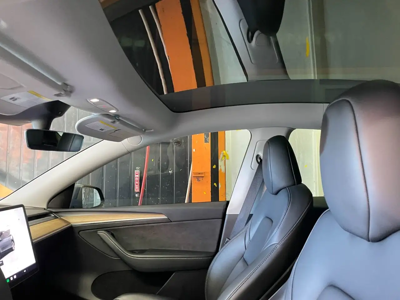 Tesla Model Y снимка Tesla Model Y