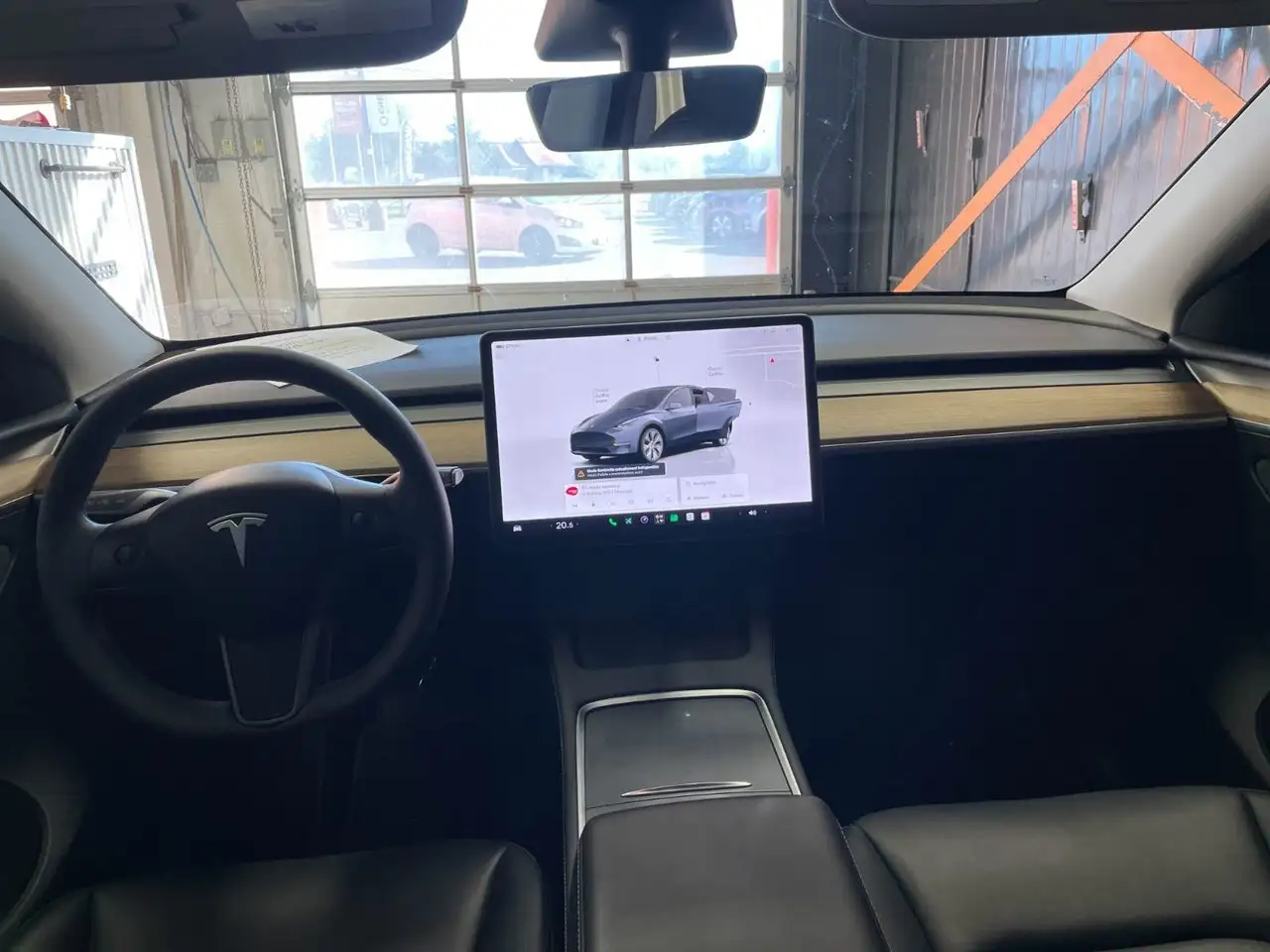 Tesla Model Y снимка Tesla Model Y