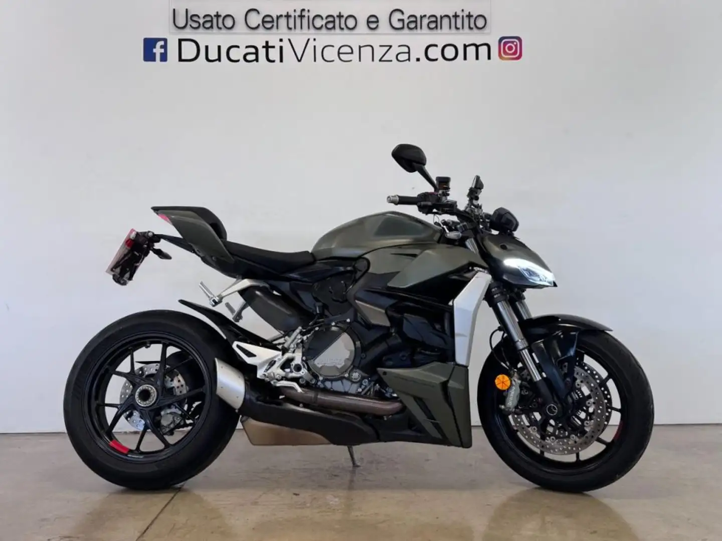 Ducati Streetfighter V2 STORM GREEN Verde - 1