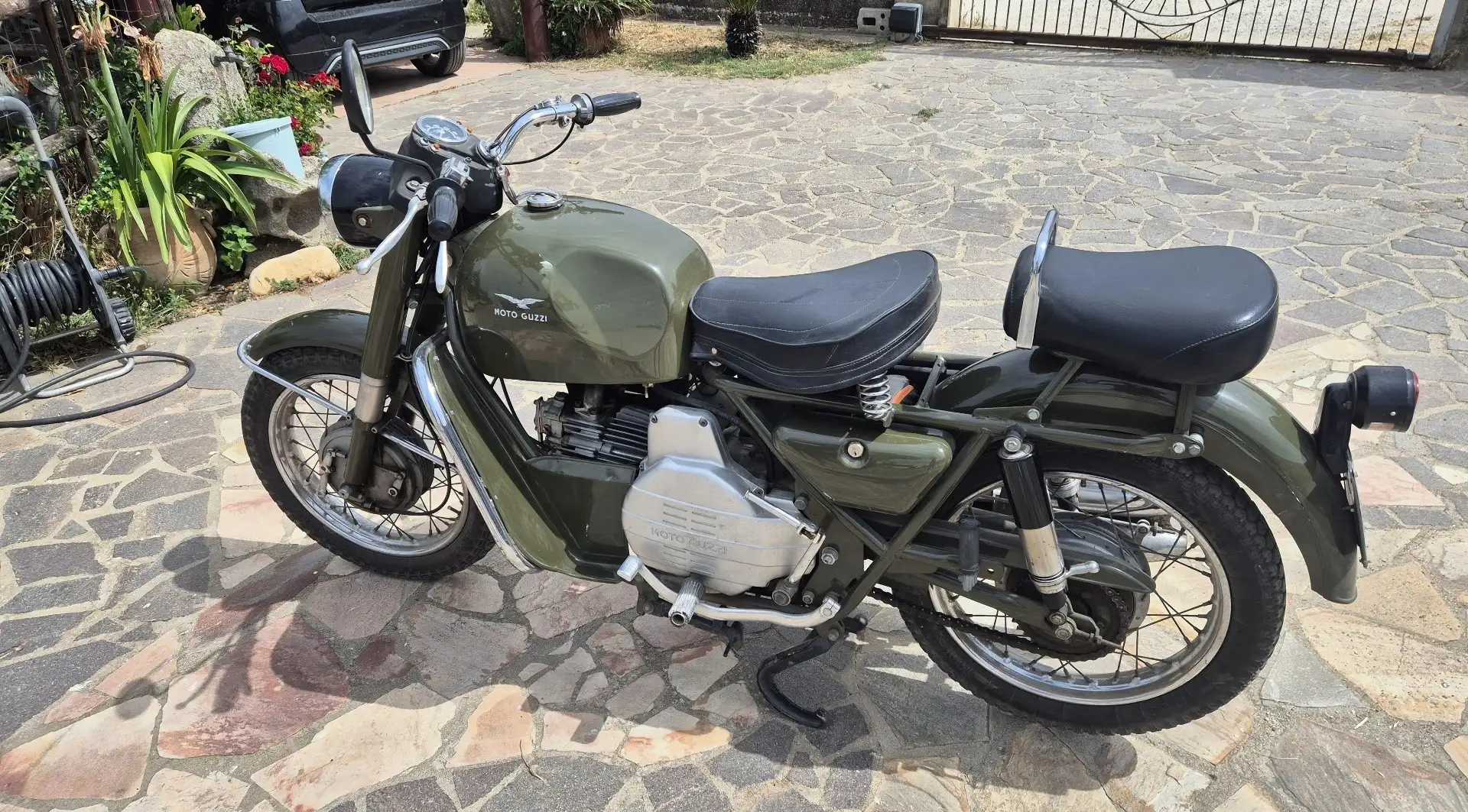 Moto Guzzi Nuovo Falcone Green - 1