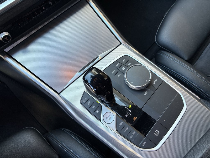 BMW 330 e — photo 15