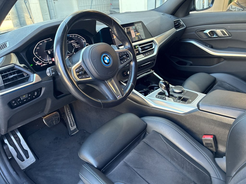 BMW 330 e — photo 10