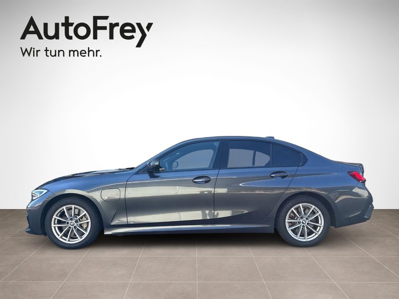 BMW 330 e — photo 5