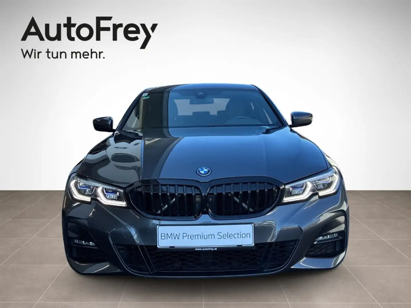 BMW 330 e Grau - 2