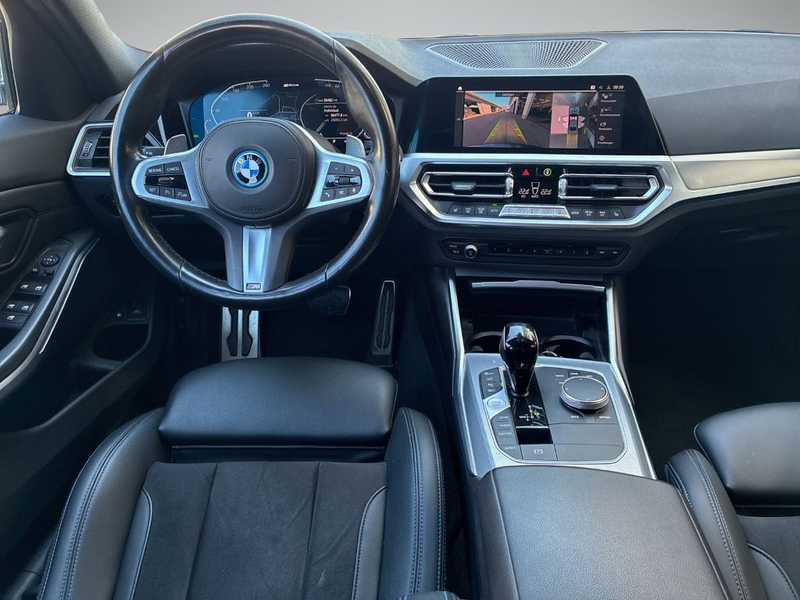 BMW 330 e — photo 6