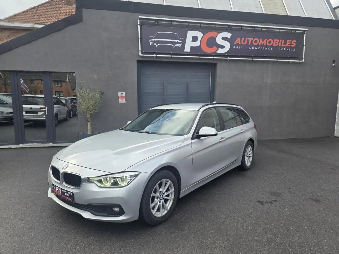 BMW 318 dA Touring*GPS*CUIR*FULL LED*PDC*COFFRE ELEC... Silber - 2