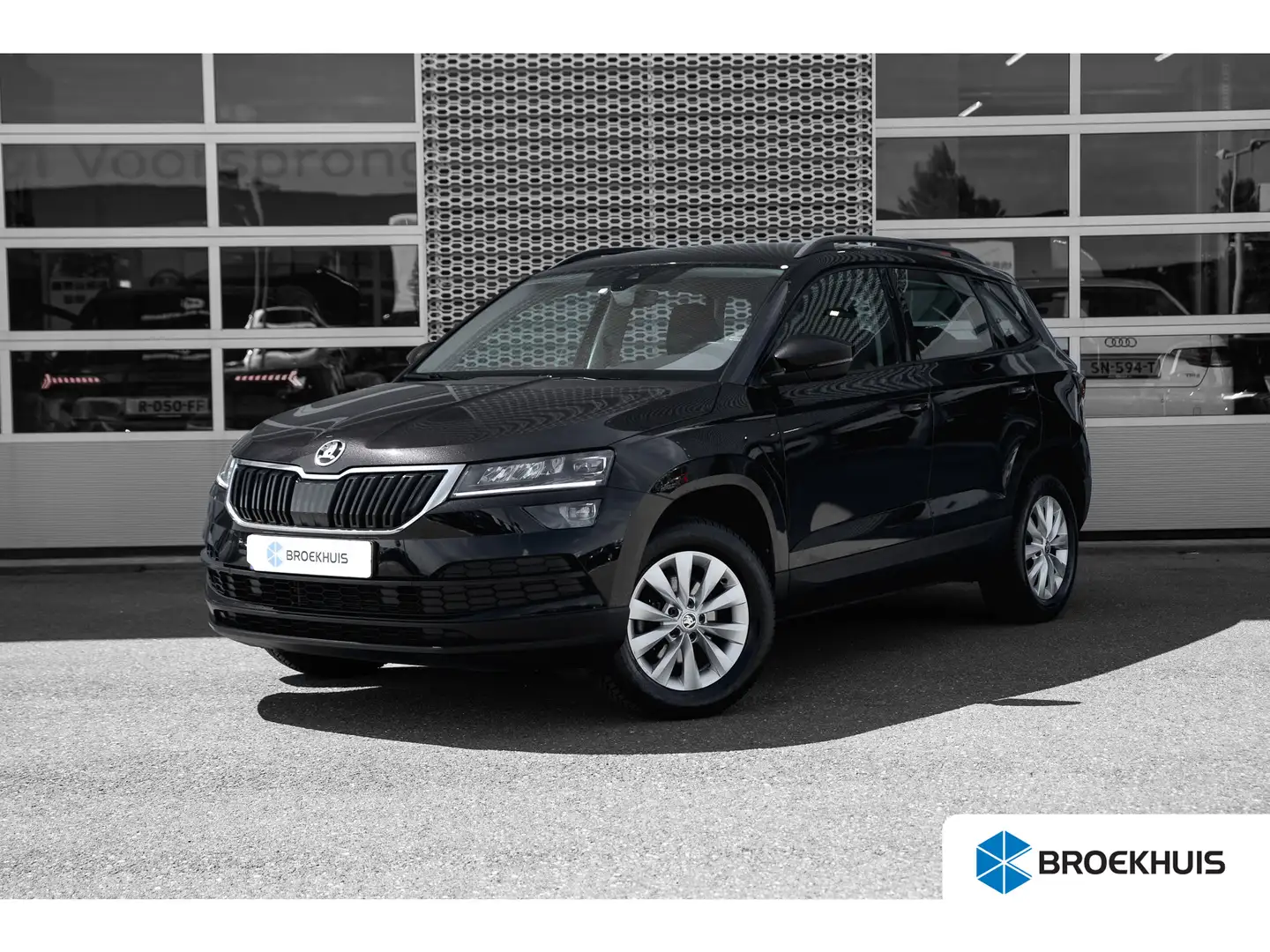 Skoda Karoq 1.5 TSI ACT Business Edition | Adapt. Cruise | Sto Zwart - 1