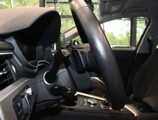 Audi A4 view 13