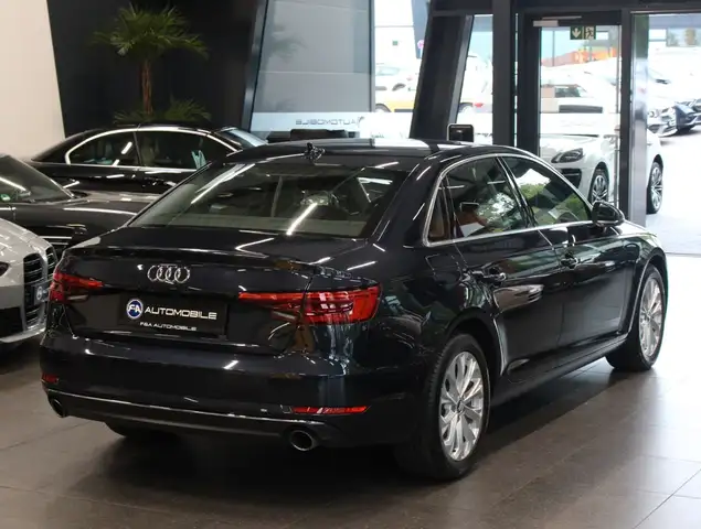 Audi A4 view 5