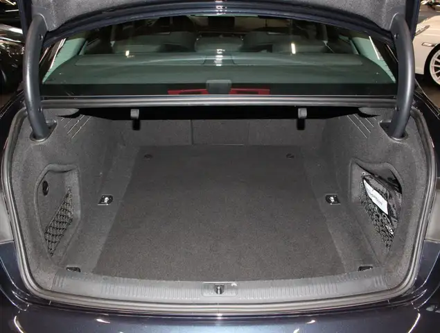 Audi A4 view 7