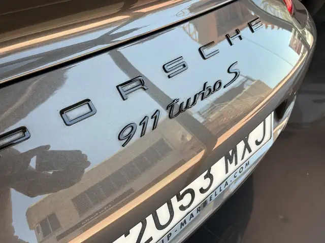 Porsche 991 view 6