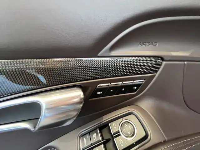 Porsche 991 view 15