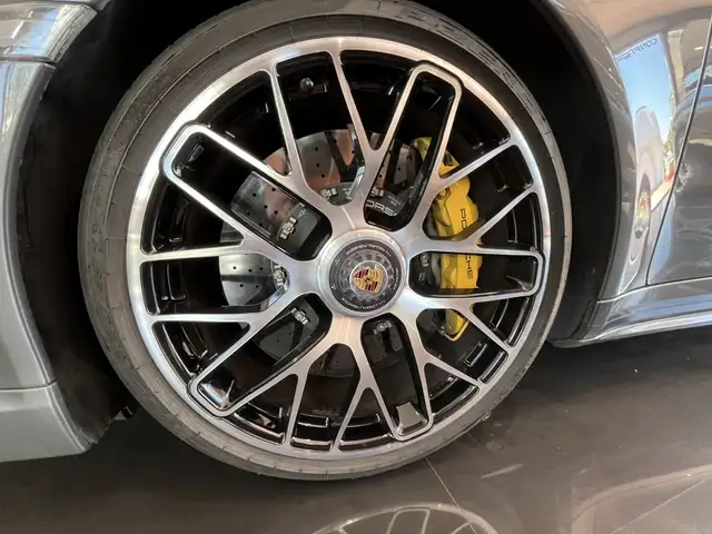 Porsche 991 view 11