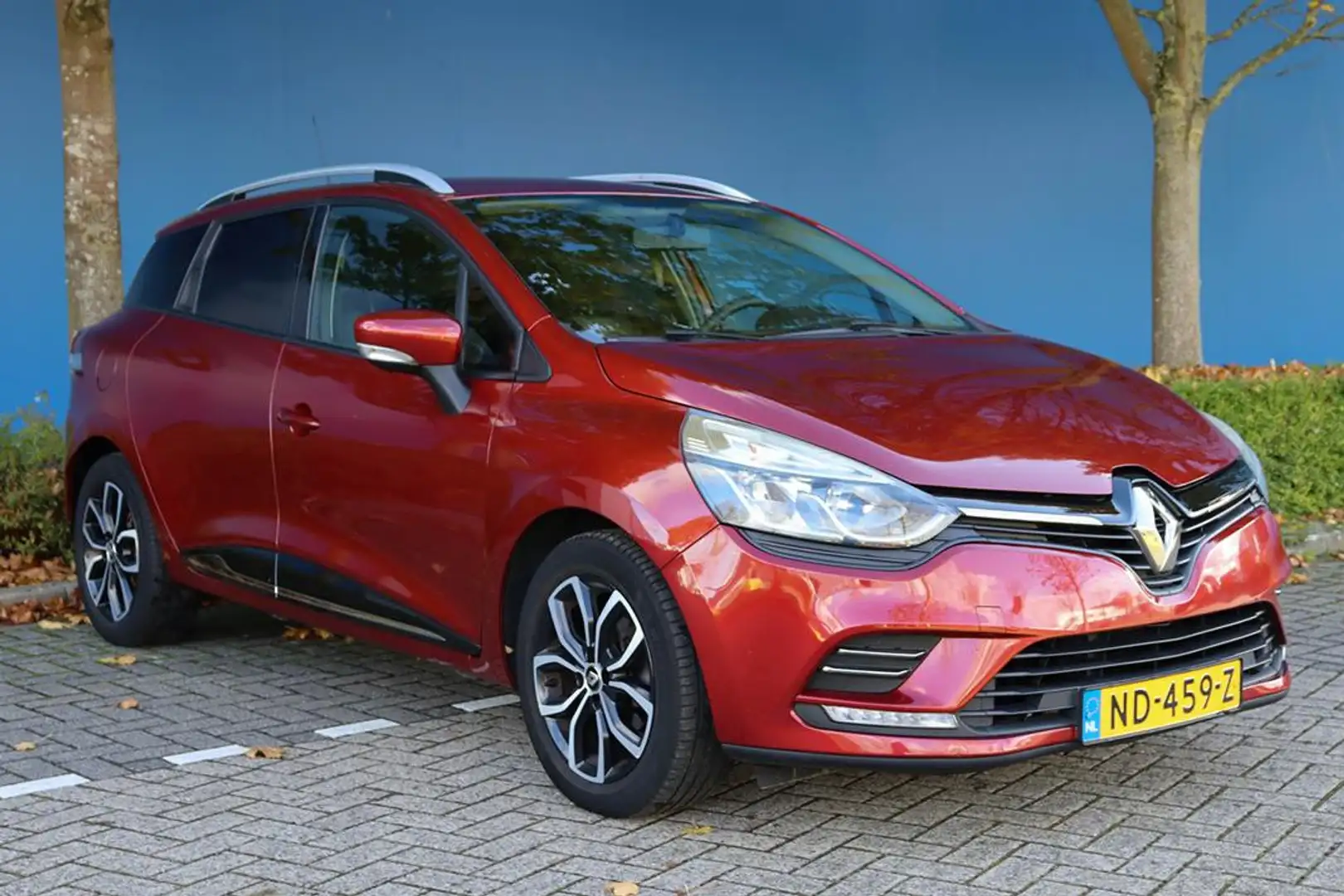 Renault Clio Estate 0.9 TCe Zen Rouge - 1