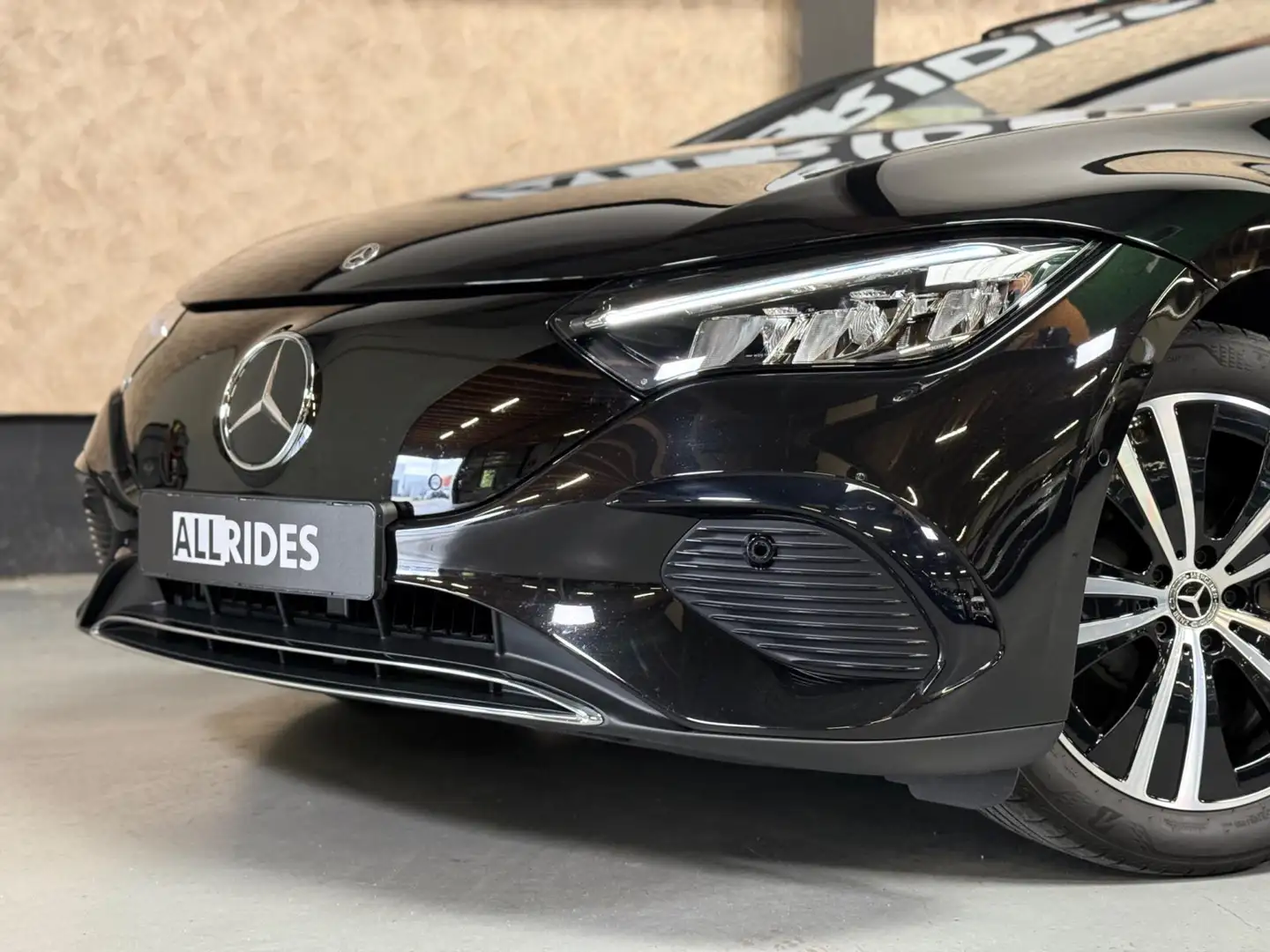 Mercedes-Benz EQE 350 Ex BTW | Hyperscreen | Pano | LEER | Memory | DAB Zwart - 2