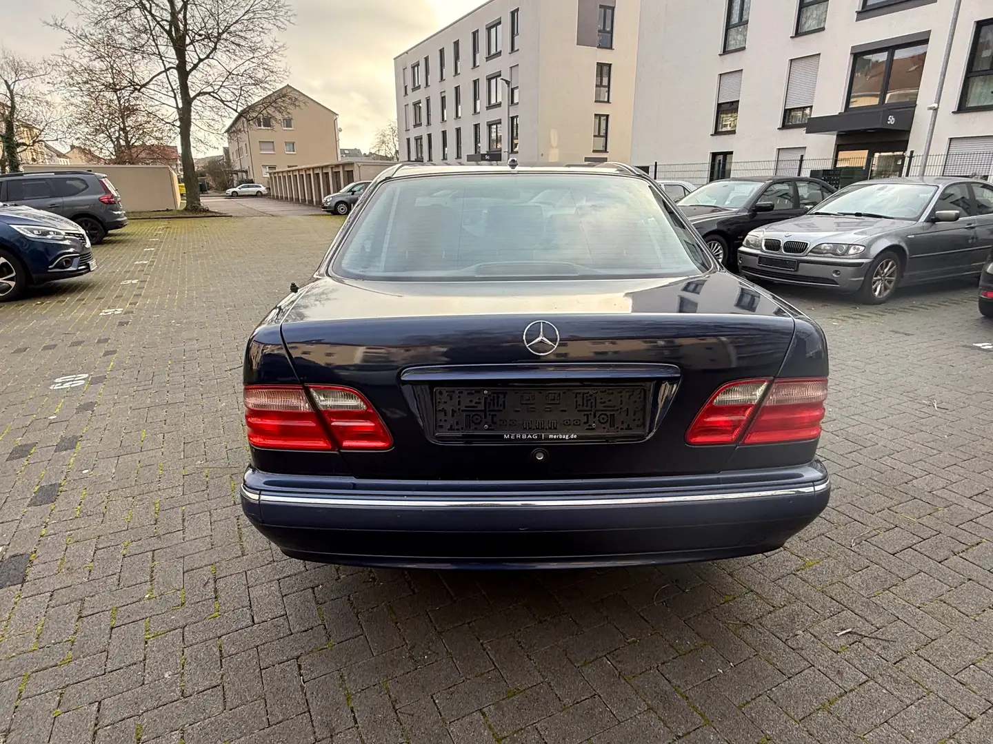 Mercedes-Benz E 320 E-Klasse Elegance Standheizung,Automatik Blau - 2