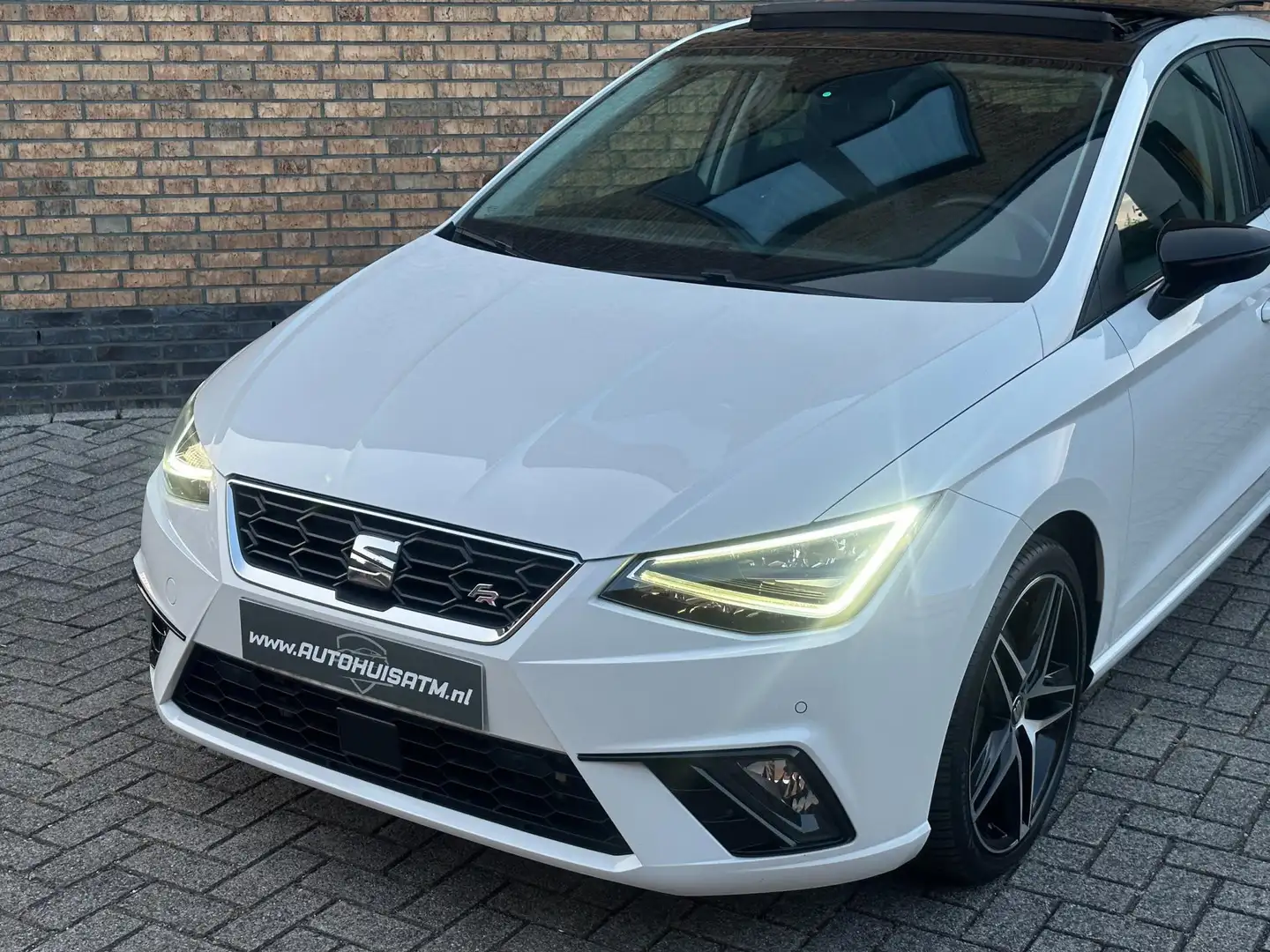 SEAT Ibiza 1.0 TSI FR 116pk Pano Acc Led Cam Stoelvw Navi Cli Blanc - 2