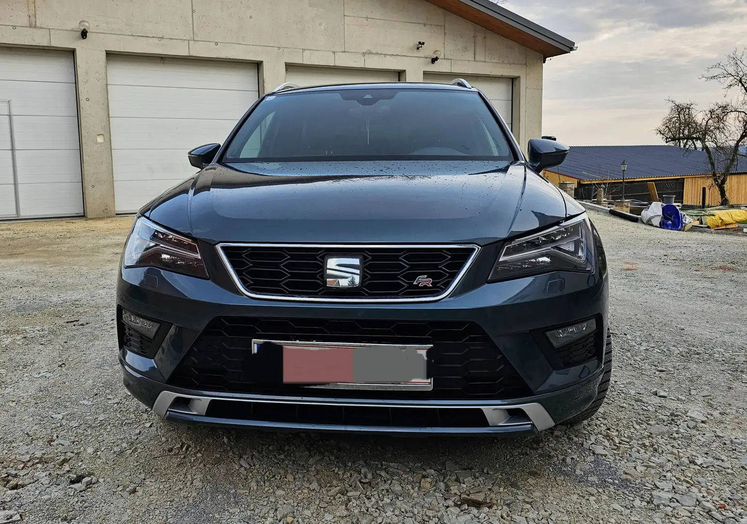 SEAT Ateca Ateca 1,5 FR ACT TSI DSG FR Grau - 2