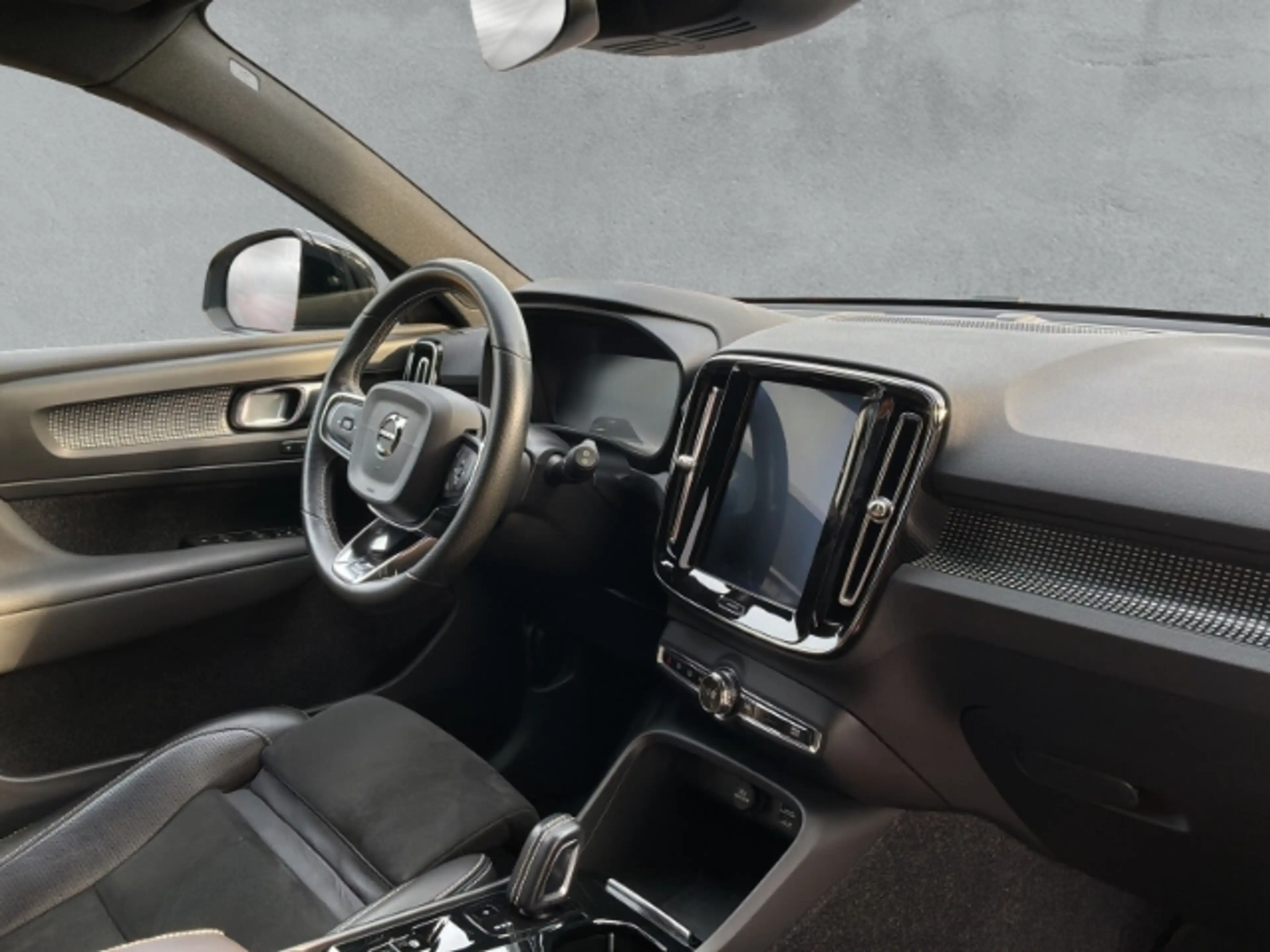 Volvo XC40 R Design 2WD D3 EU6d-T Navi 360 Kamera LED El. Hec — photo 3