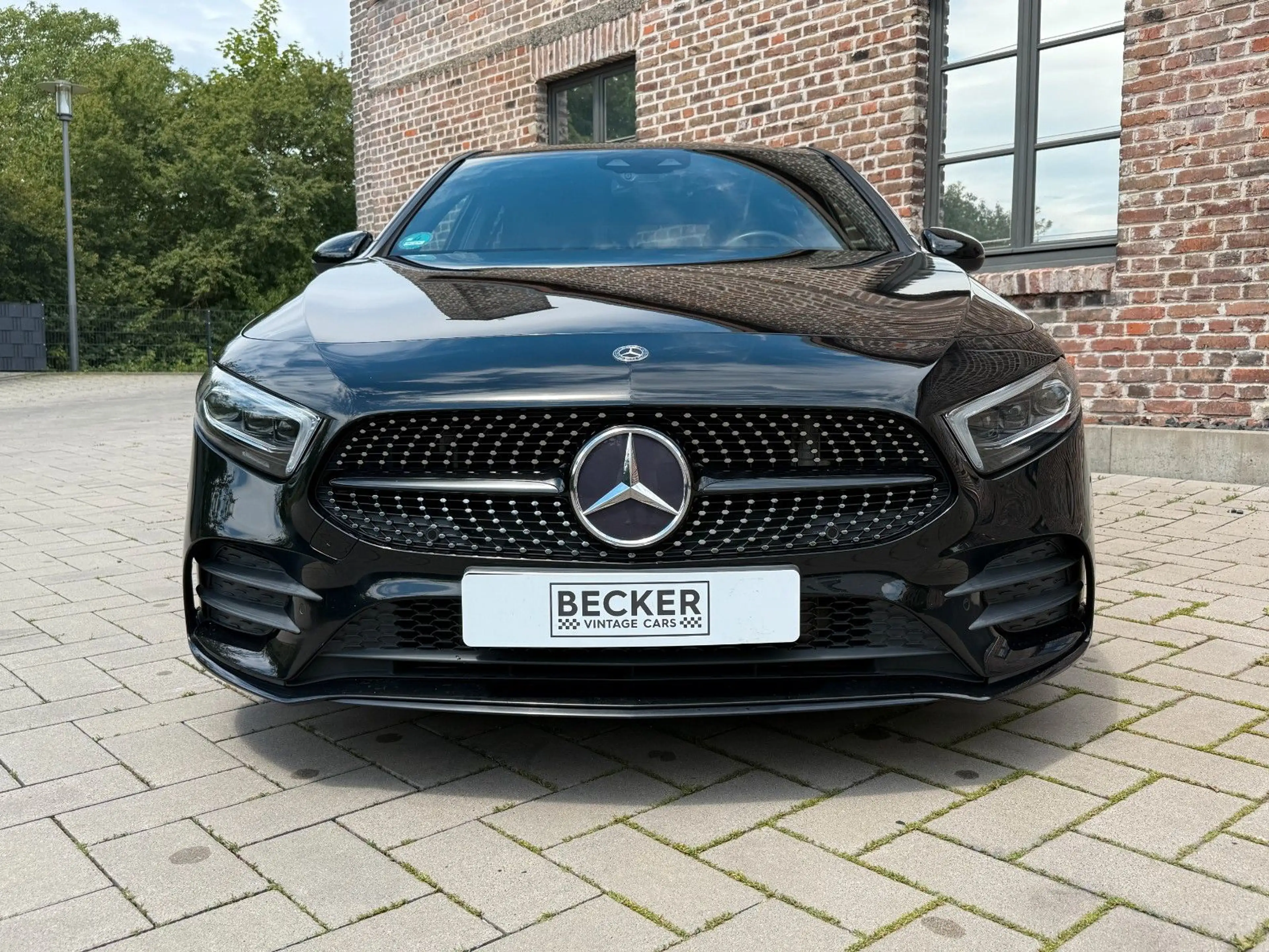 Mercedes-Benz A 200 AMG Line*LED*Distronic*19-Zoll*Kamera*Top* — photo 2