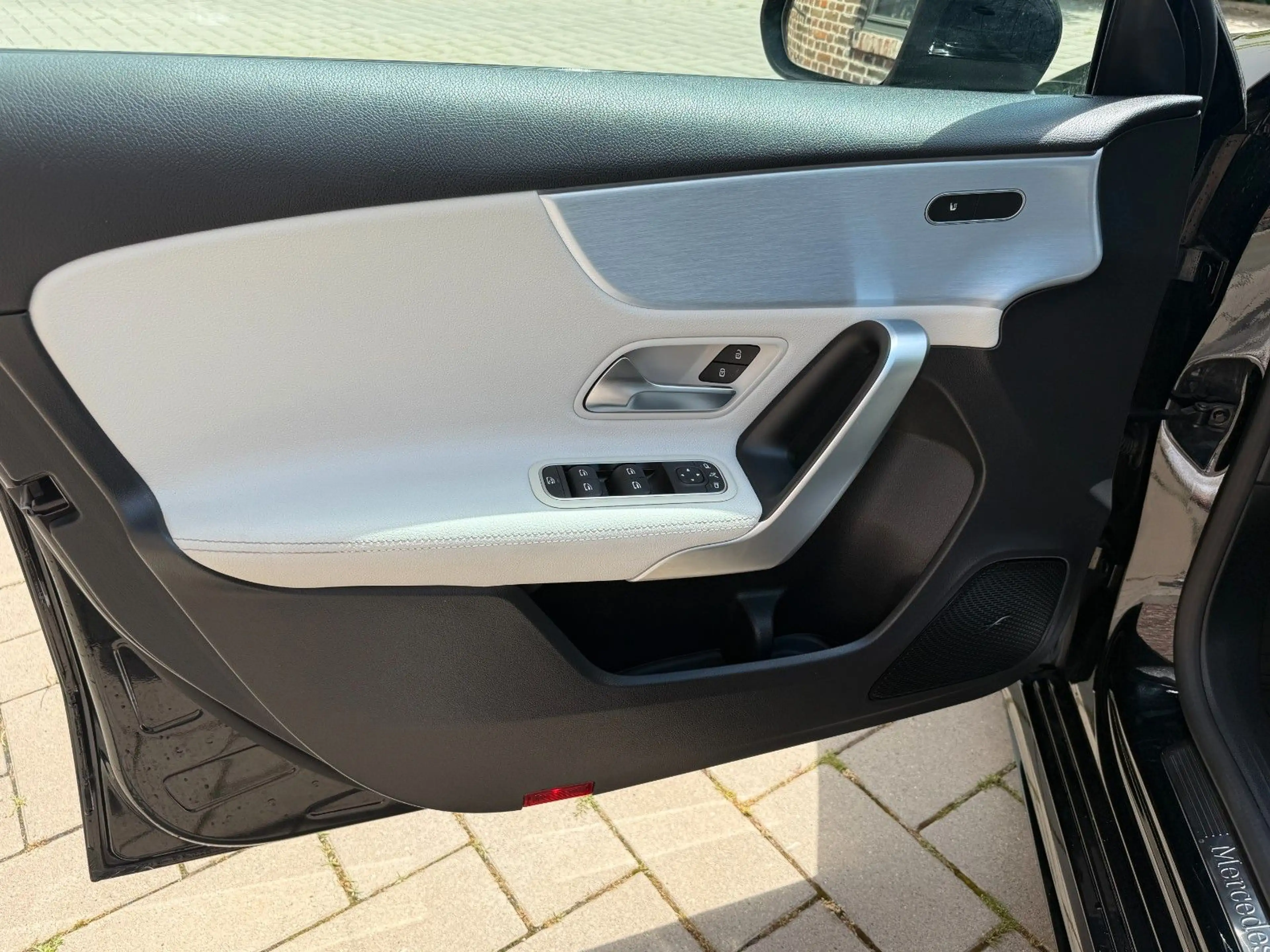 Mercedes-Benz A 200 AMG Line*LED*Distronic*19-Zoll*Kamera*Top* — photo 11