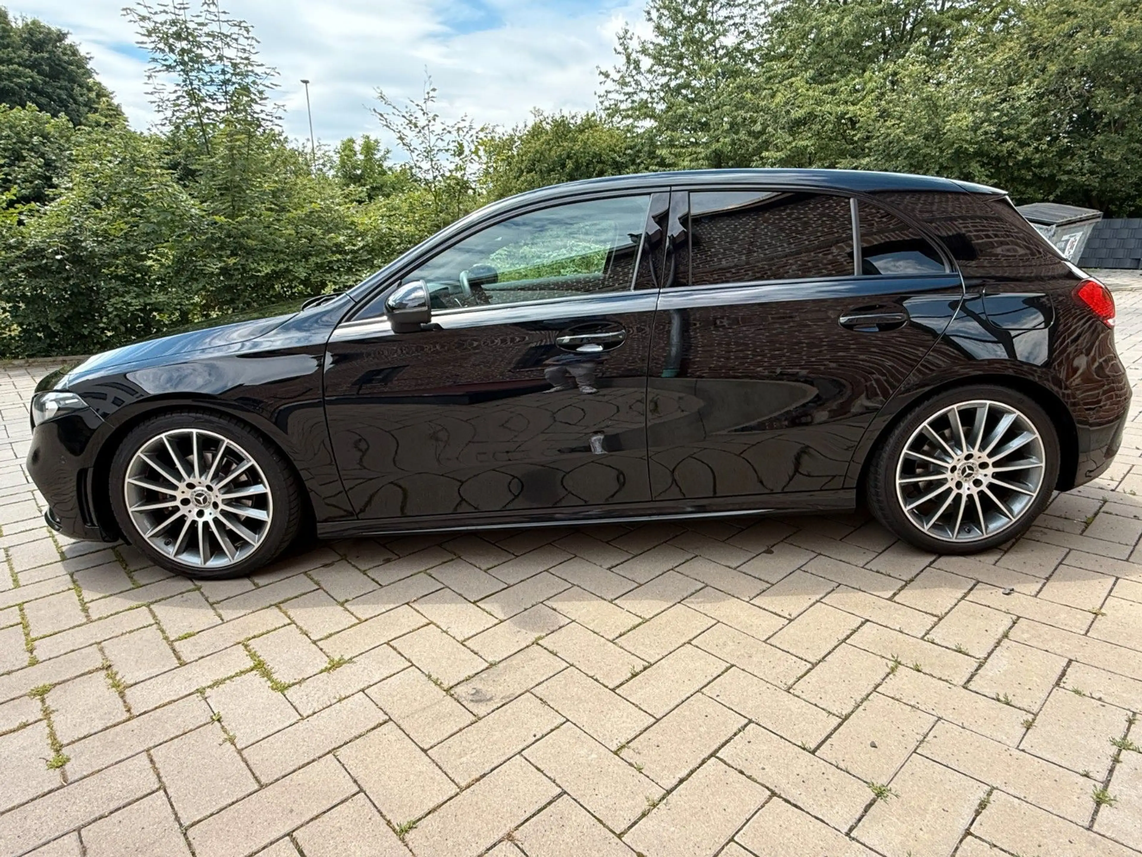Mercedes-Benz A 200 AMG Line*LED*Distronic*19-Zoll*Kamera*Top* — photo 8