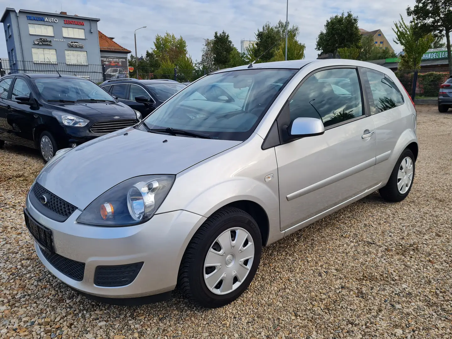 Ford Fiesta Style / 1 Hand/ 70Tklm./TÜV-Inspektion Gris - 1