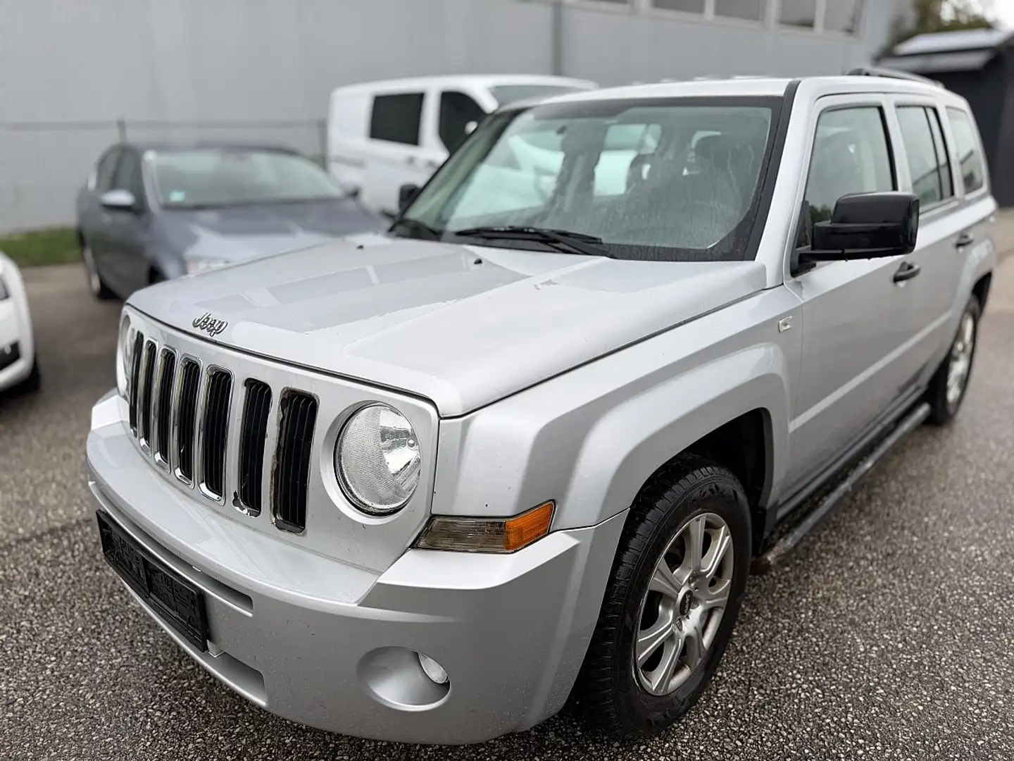 Jeep Compass Plateado - 1