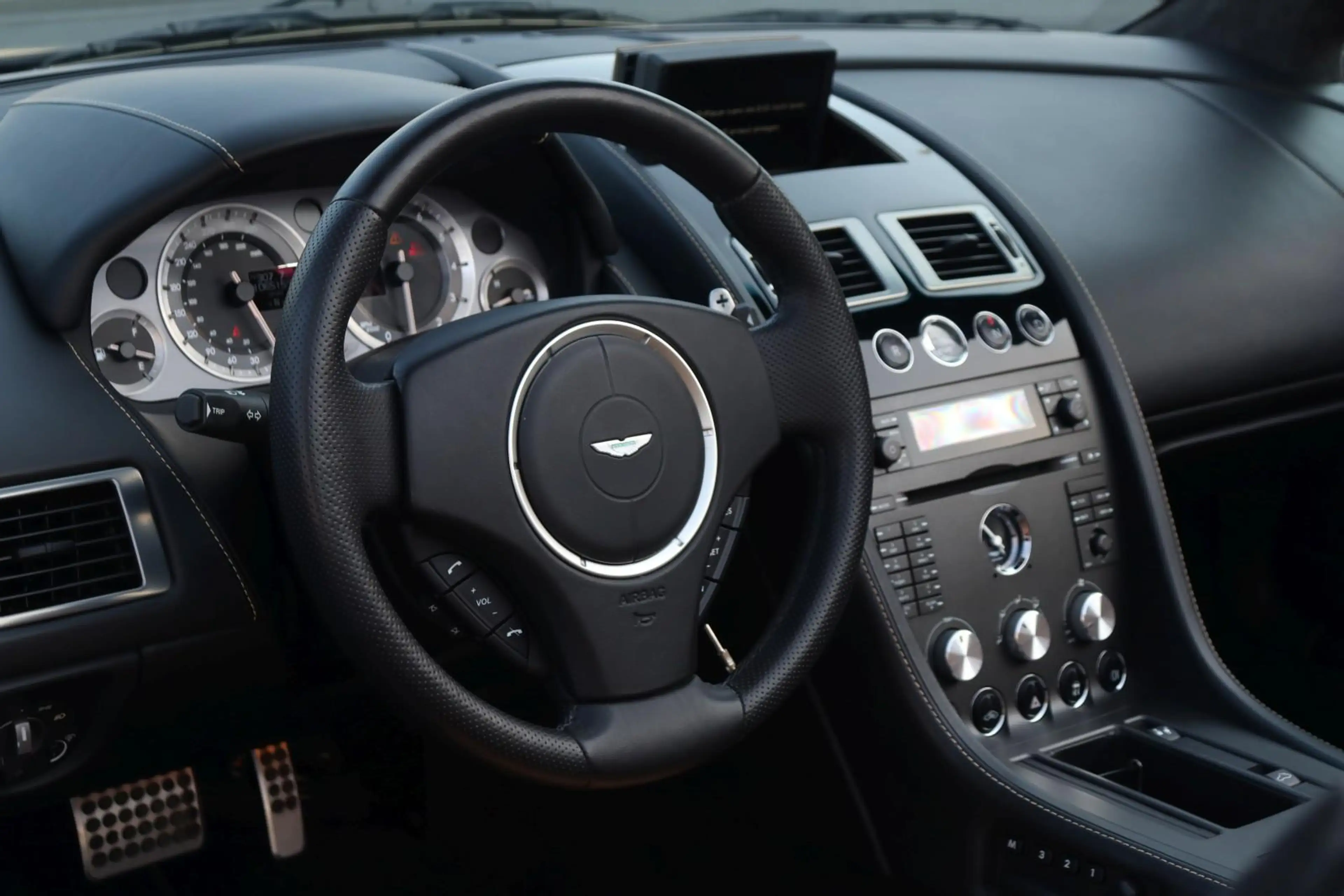 Aston Martin V8 Roadster +DEUTSCH+MEMORY+SITZHEIZUNG+ — photo 12