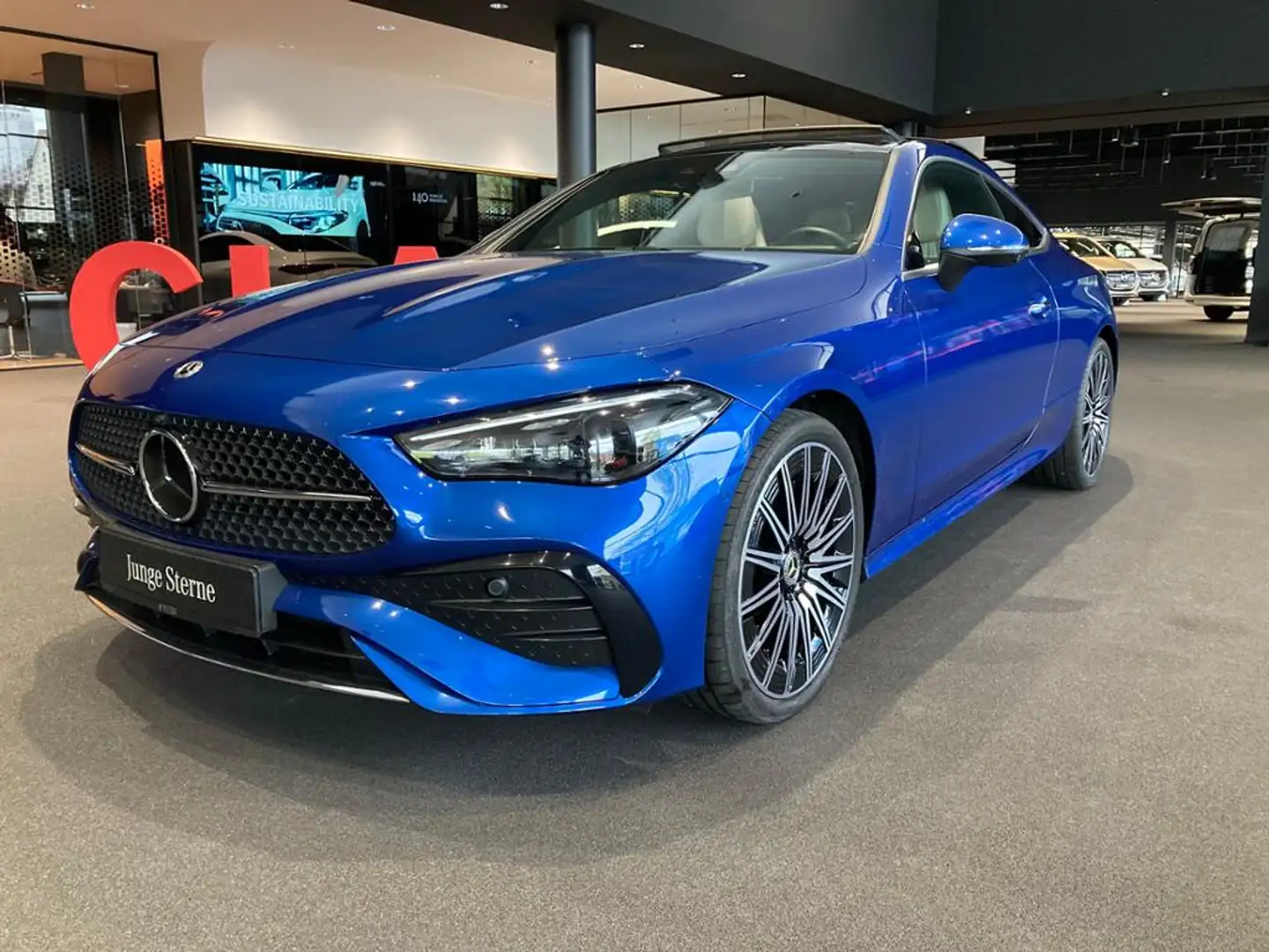 Mercedes-Benz CLE 450 4M CP AMG PREMIUM+ PANO HINTER MASS DIST Blau - 2