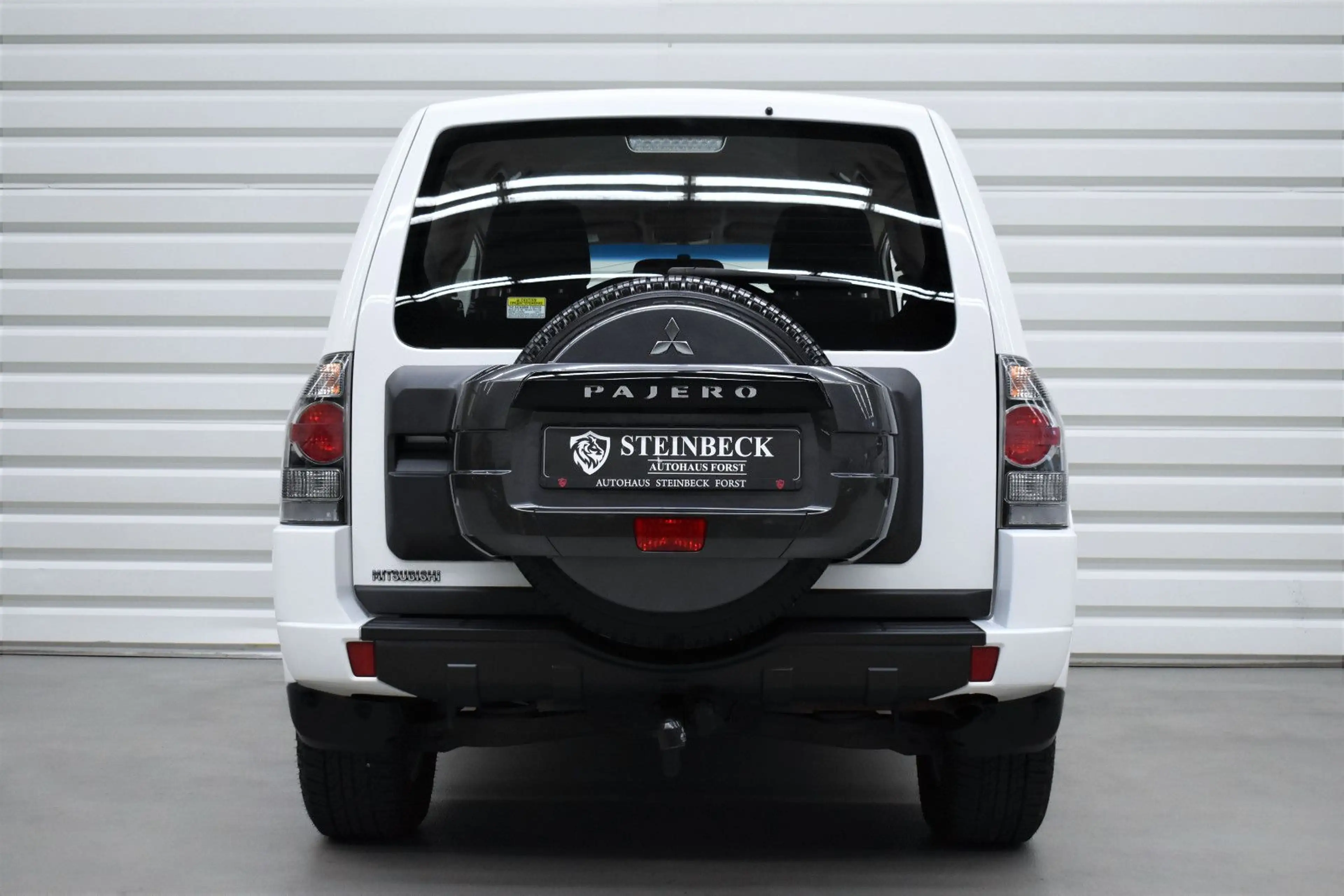 Mitsubishi Pajero 3.2 DI-D Basis+Nur.56.500km+1.Hand+AHK — photo 6