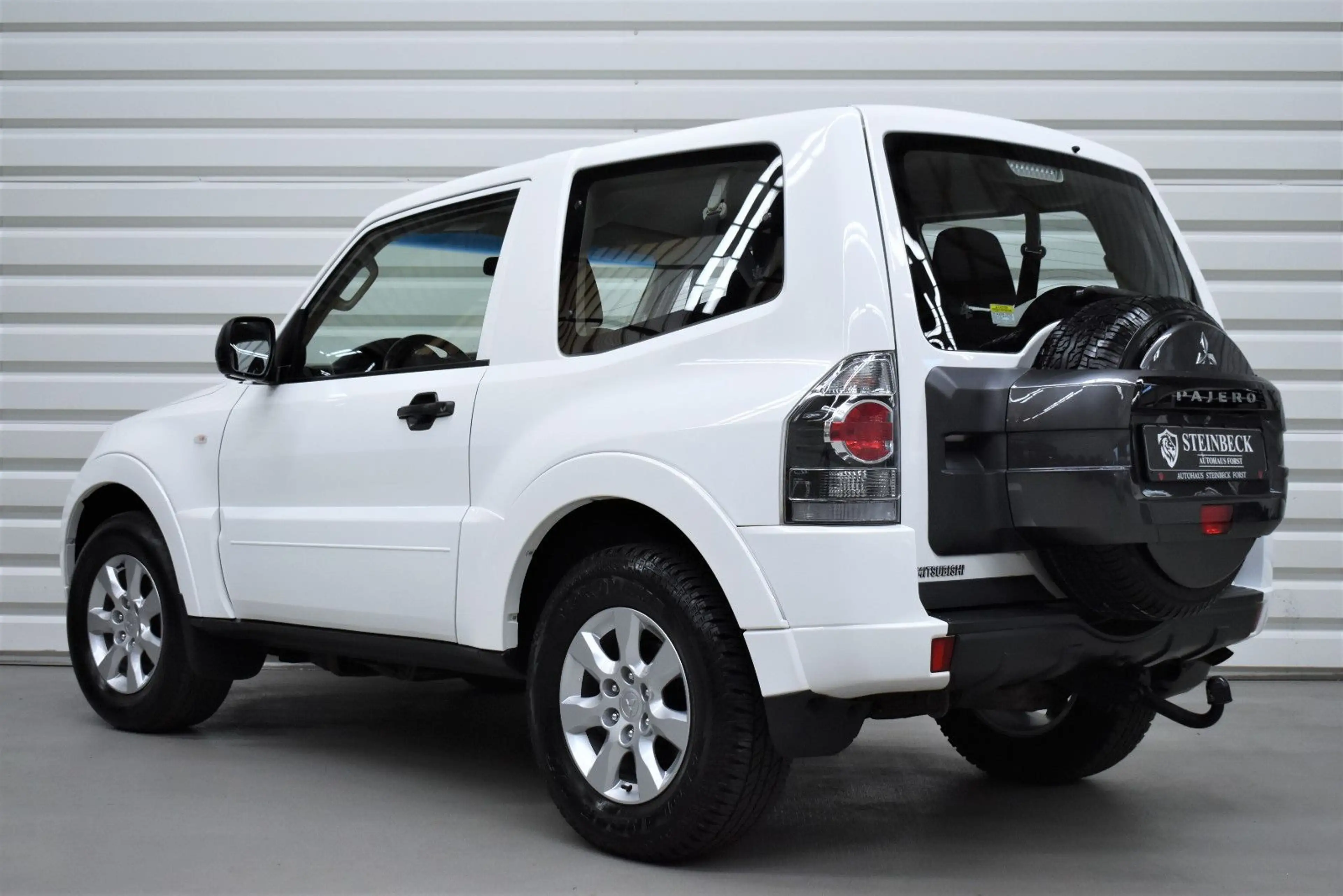 Mitsubishi Pajero 3.2 DI-D Basis+Nur.56.500km+1.Hand+AHK — photo 2