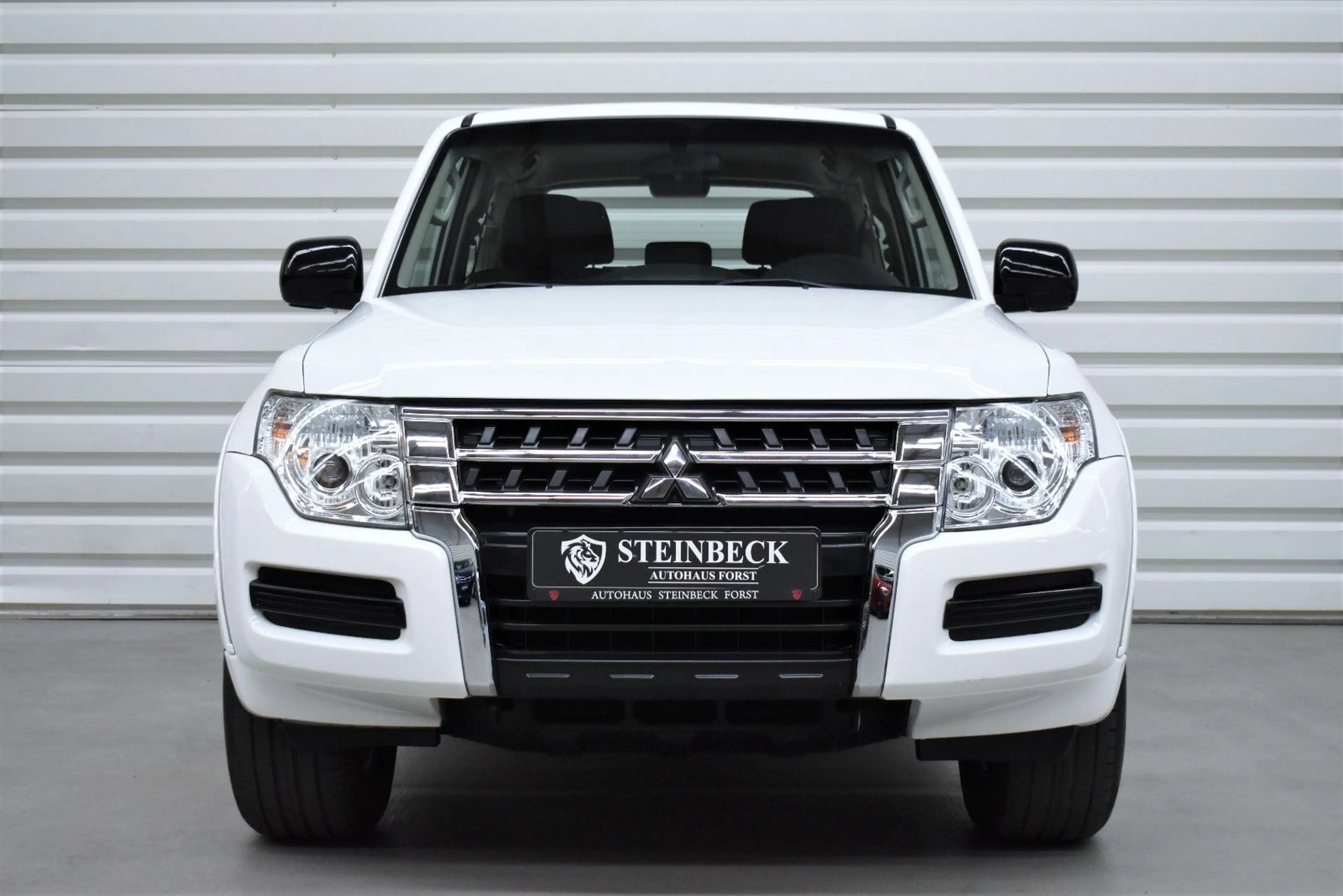 Mitsubishi Pajero 3.2 DI-D Basis+Nur.56.500km+1.Hand+AHK — photo 5