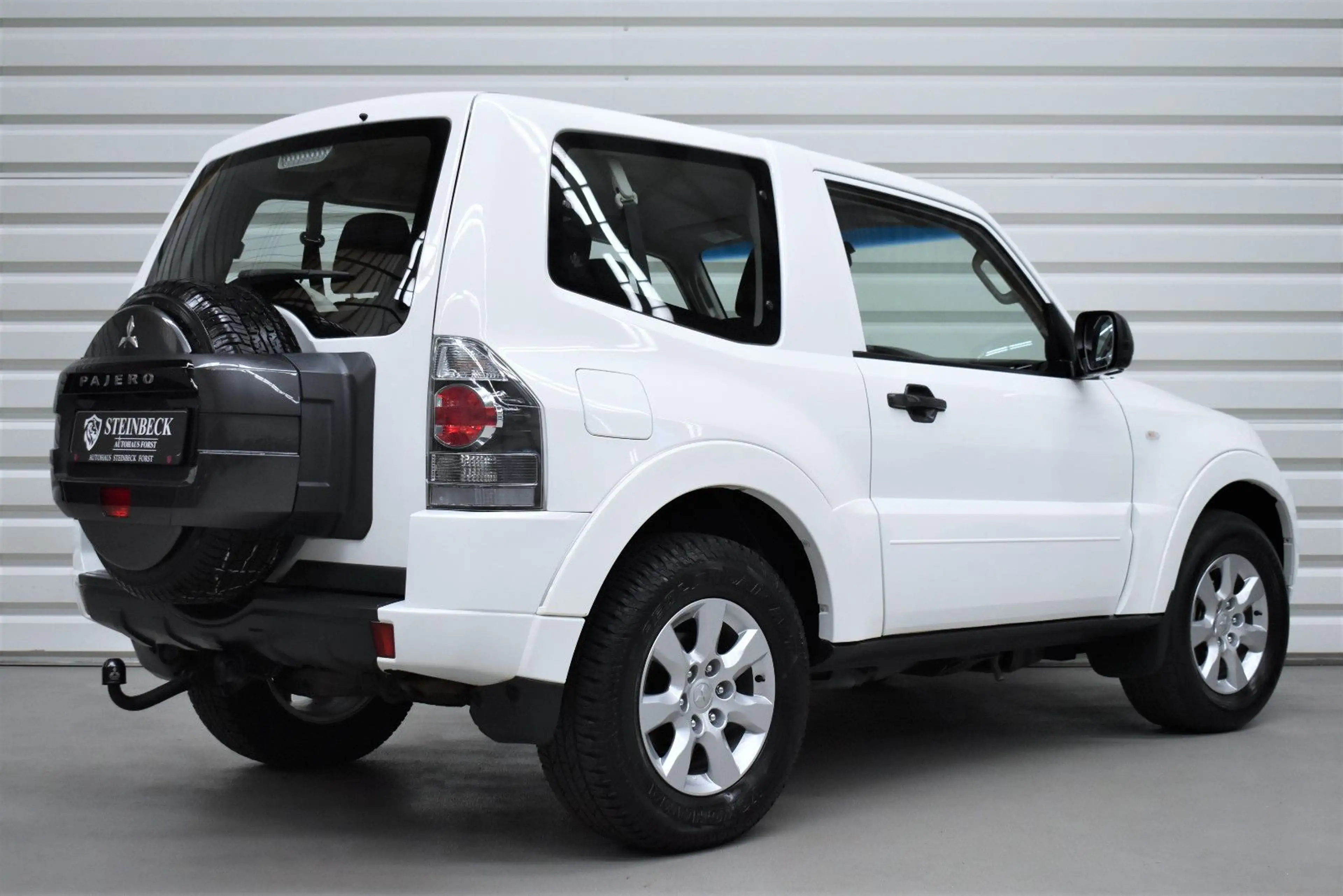 Mitsubishi Pajero 3.2 DI-D Basis+Nur.56.500km+1.Hand+AHK — photo 4