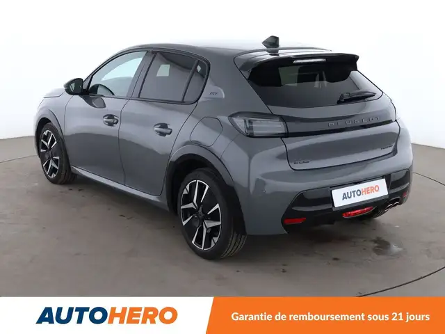 Peugeot 208 view 4