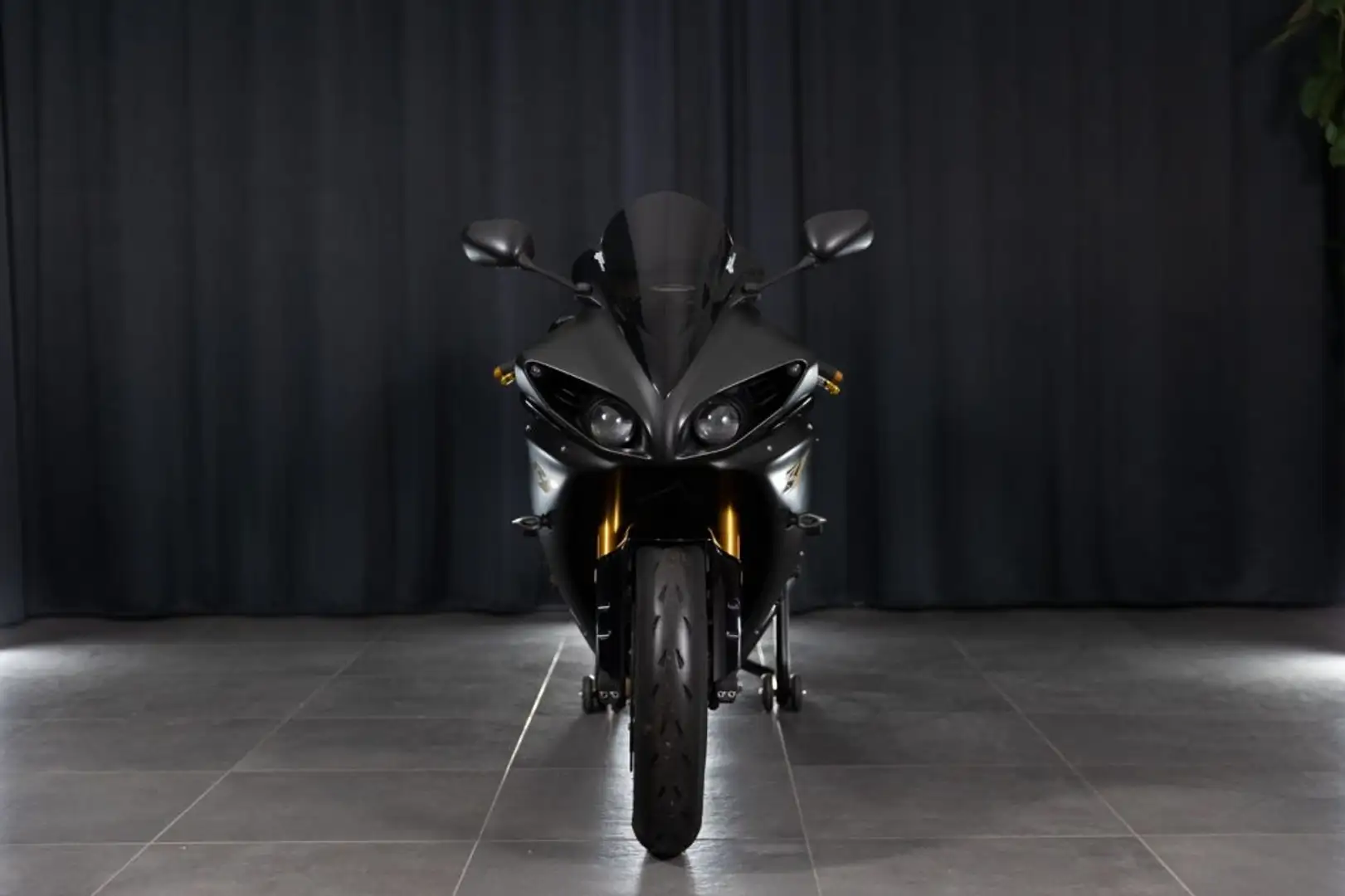 Yamaha YZF-R1 Big Bang Nero Oro Nero - 2