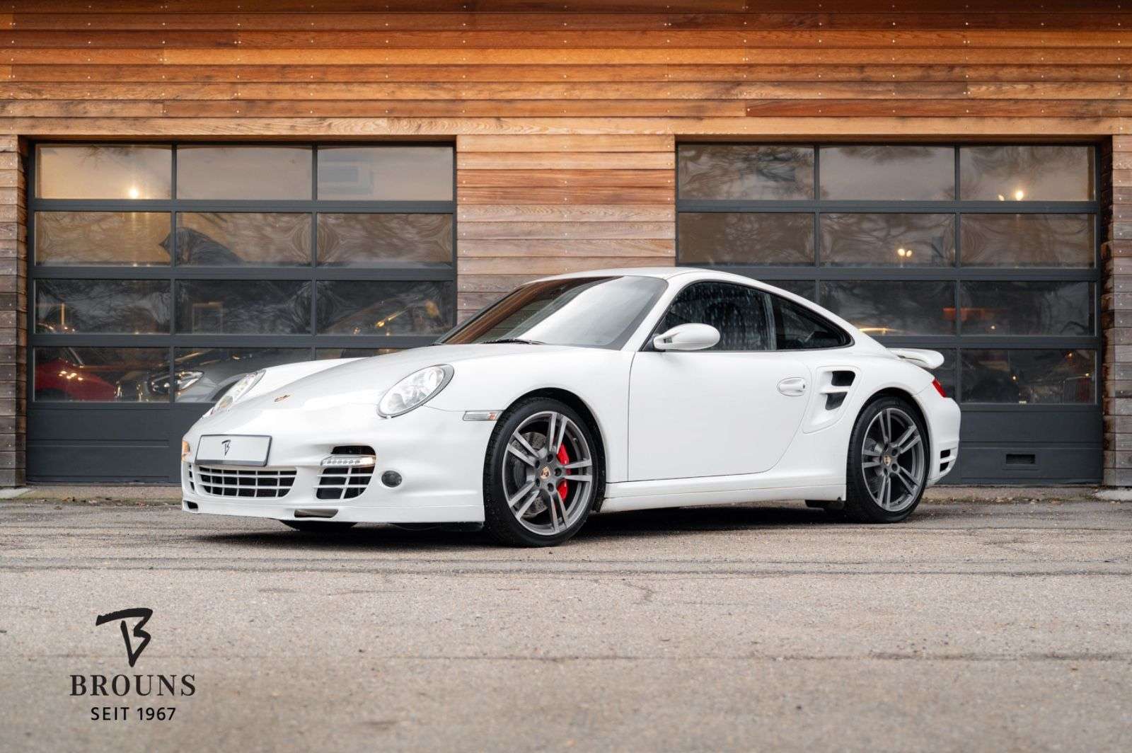 Second hand Porsche 911 