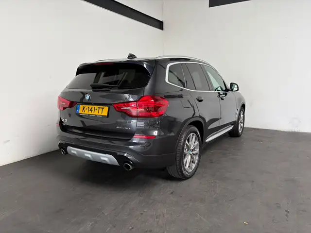 BMW X3 view 2