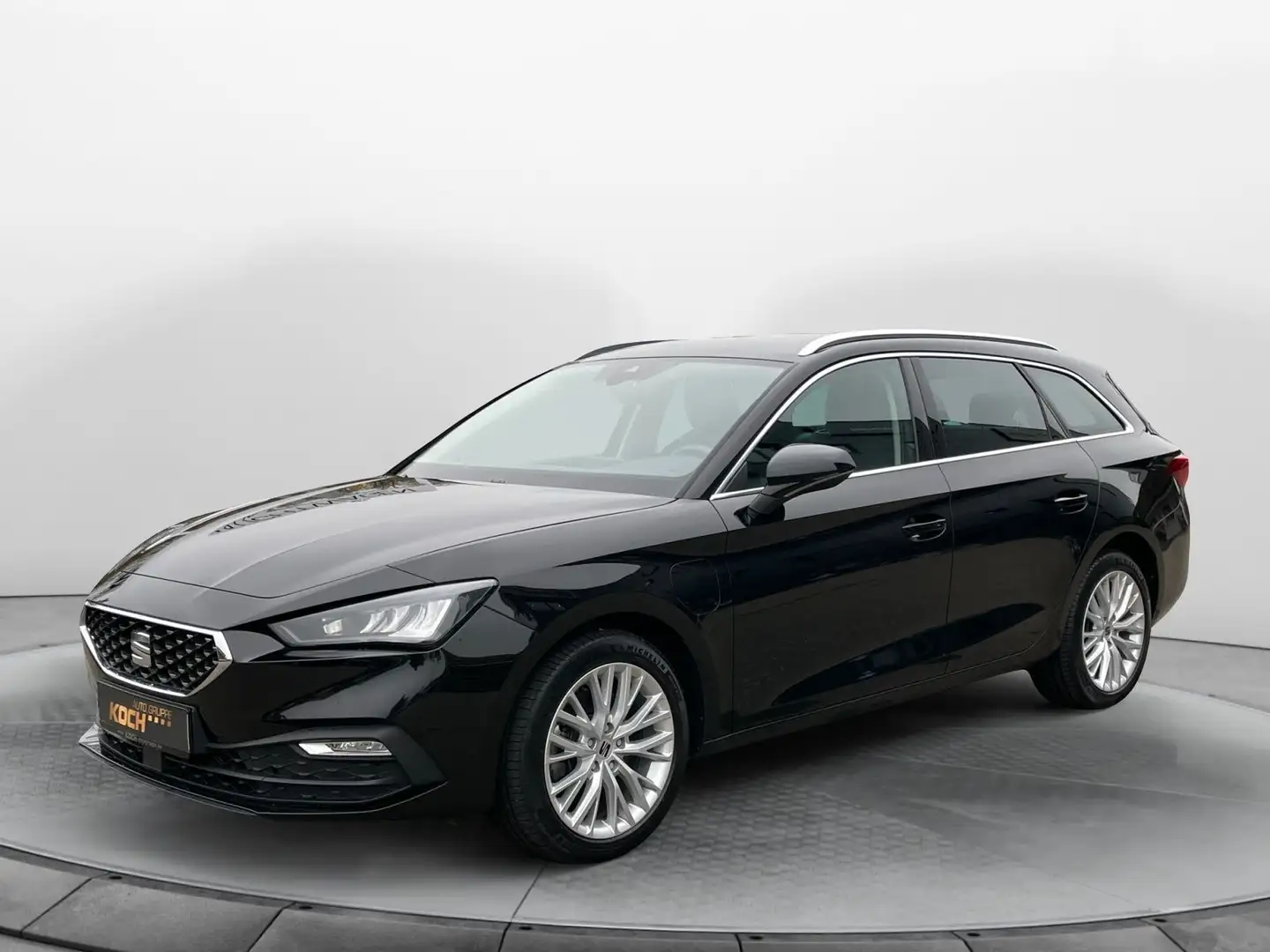 SEAT Leon Sportstourer Plug In Hybrid LED RFK SHZ Ful Schwarz - 2