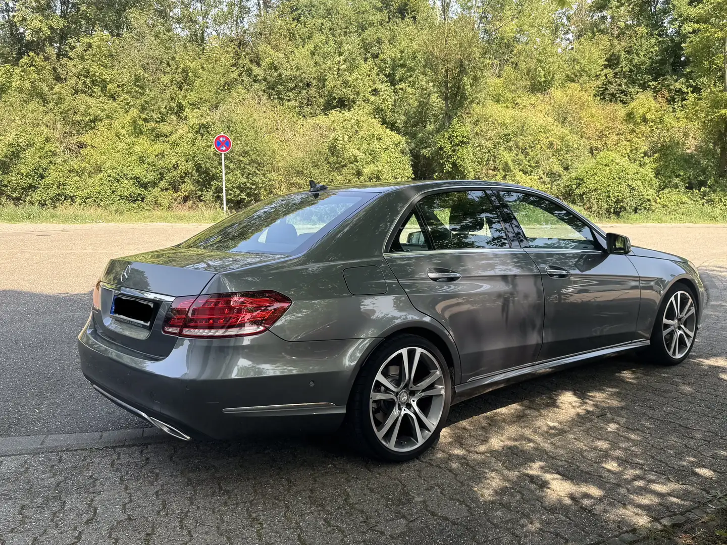 Mercedes-Benz E 300 E 300 BlueTEC 9G-TRONIC Grau - 2