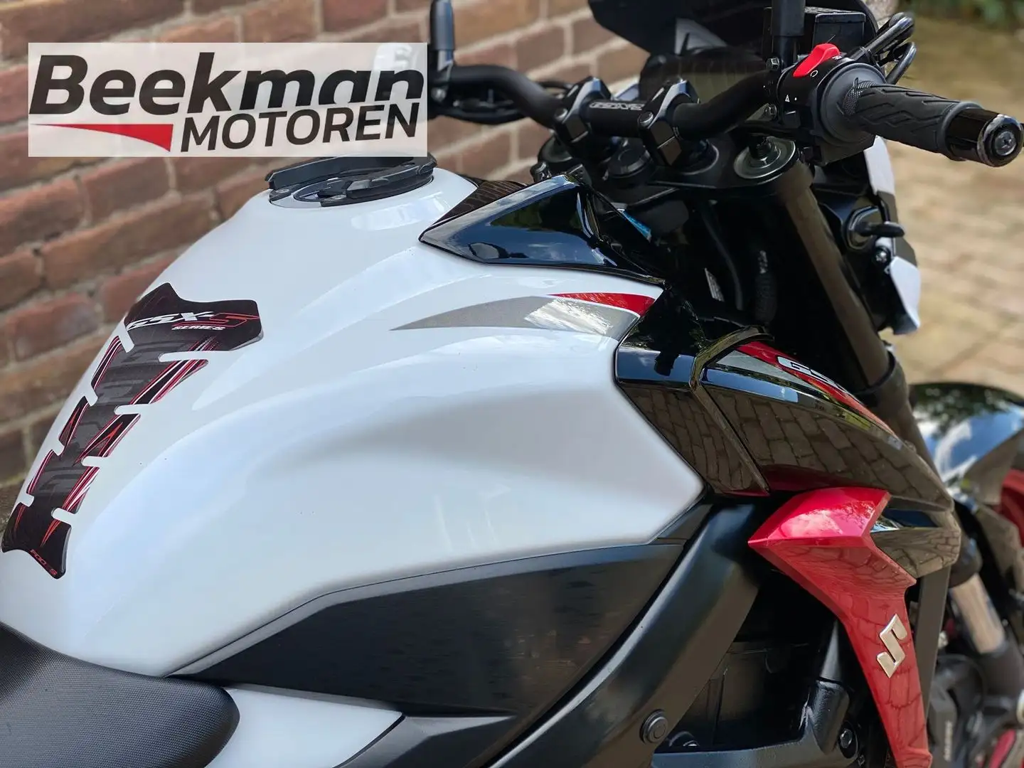 Suzuki GSX-S 750 A Wit - 2