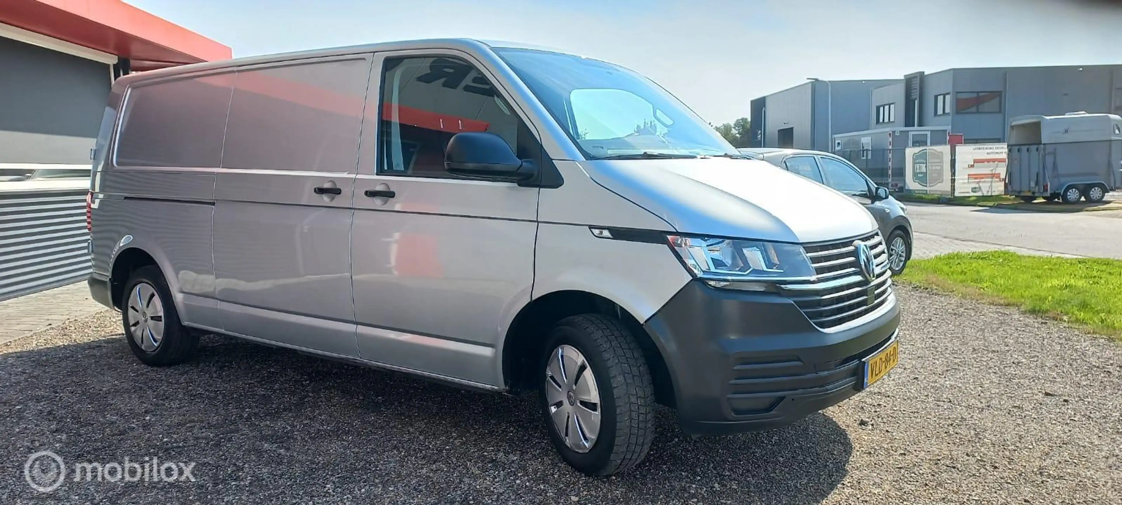 Volkswagen T6.1 Transporter 2.0 TDI L2H1 28 — photo 5
