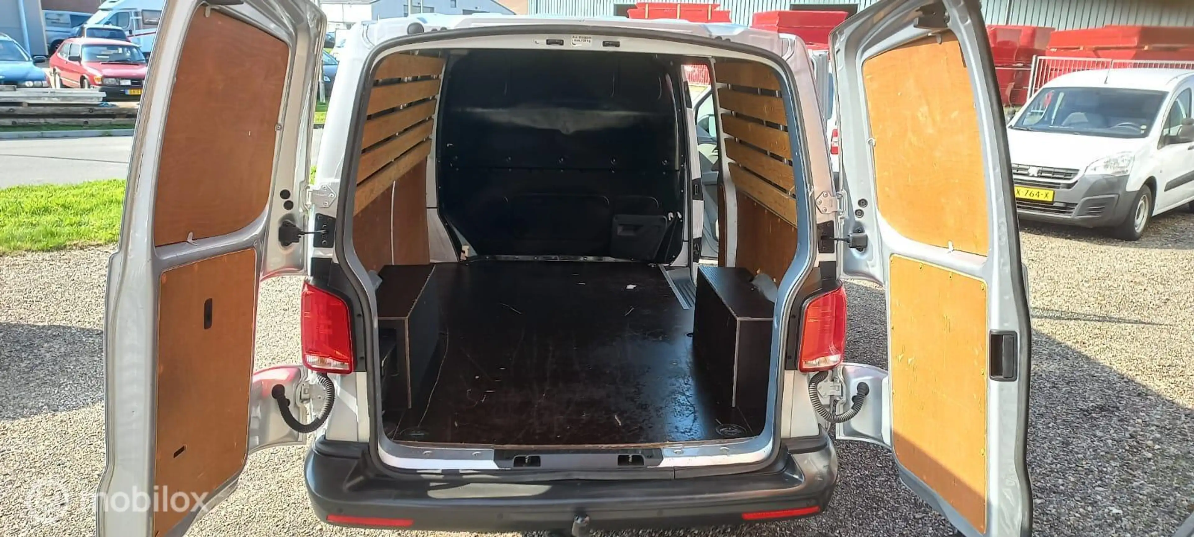 Volkswagen T6.1 Transporter 2.0 TDI L2H1 28 — photo 6