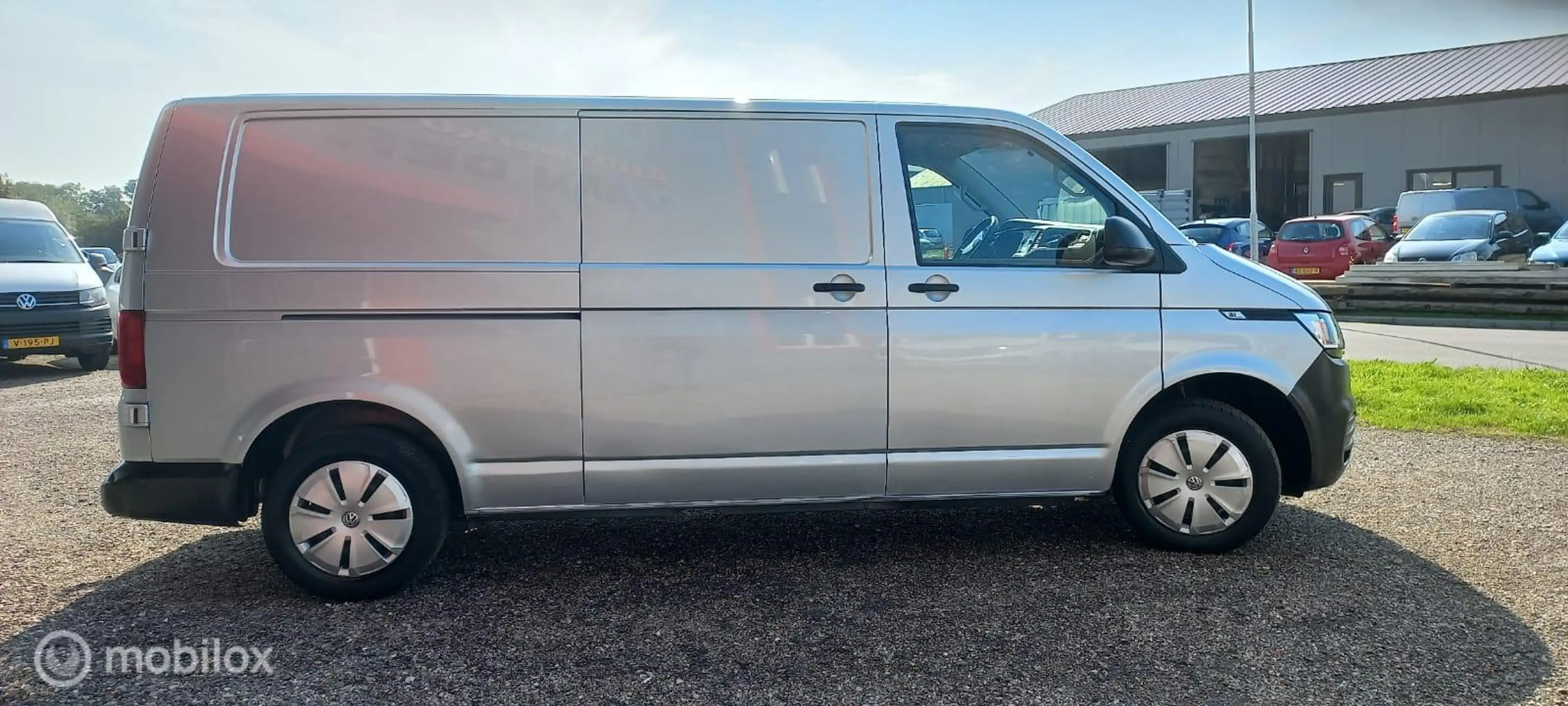 Volkswagen T6.1 Transporter 2.0 TDI L2H1 28 — photo 4